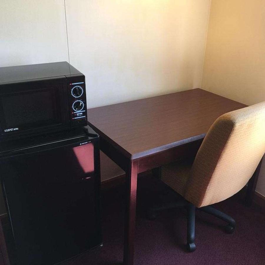 Astoria Hotel Danville West Екстериор снимка